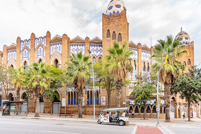 Tour Welcome Barcelona with Local Guide in Eco Tuk Tuk Private - How tour length changes the stops (and why the 60-minute ride is different)