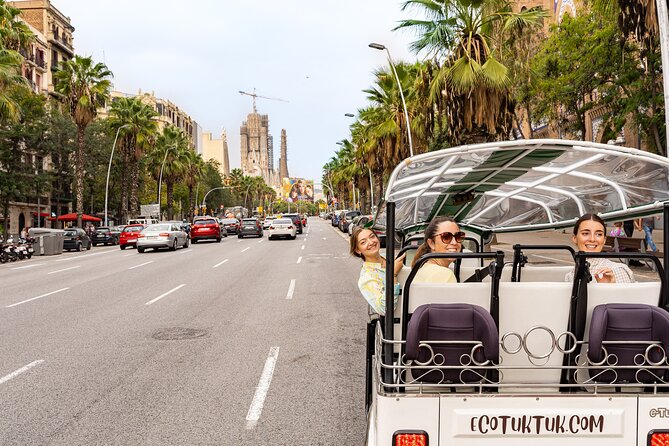 Tour Welcome Barcelona with Local Guide in Eco Tuk Tuk Private - Private means flexible for your group, not for the itinerary