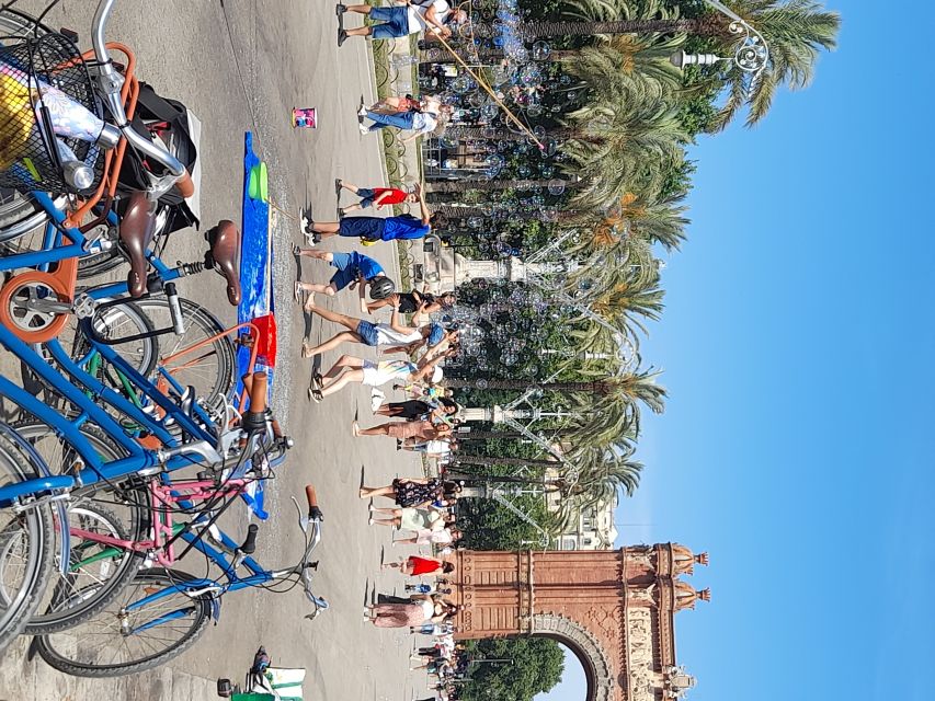 Unusual Barcelona Bike Tour in French - What makes this Barcelona bike tour feel different