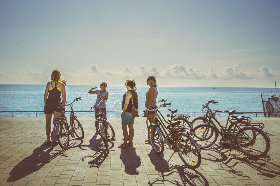 Unusual Barcelona Bike Tour in French - Price and value: $35 for 3 hours with a real guide